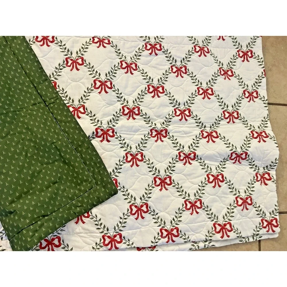 Laura Ashley Christmas Pillow Shams Covers King Size White Red Green Bow Set 2